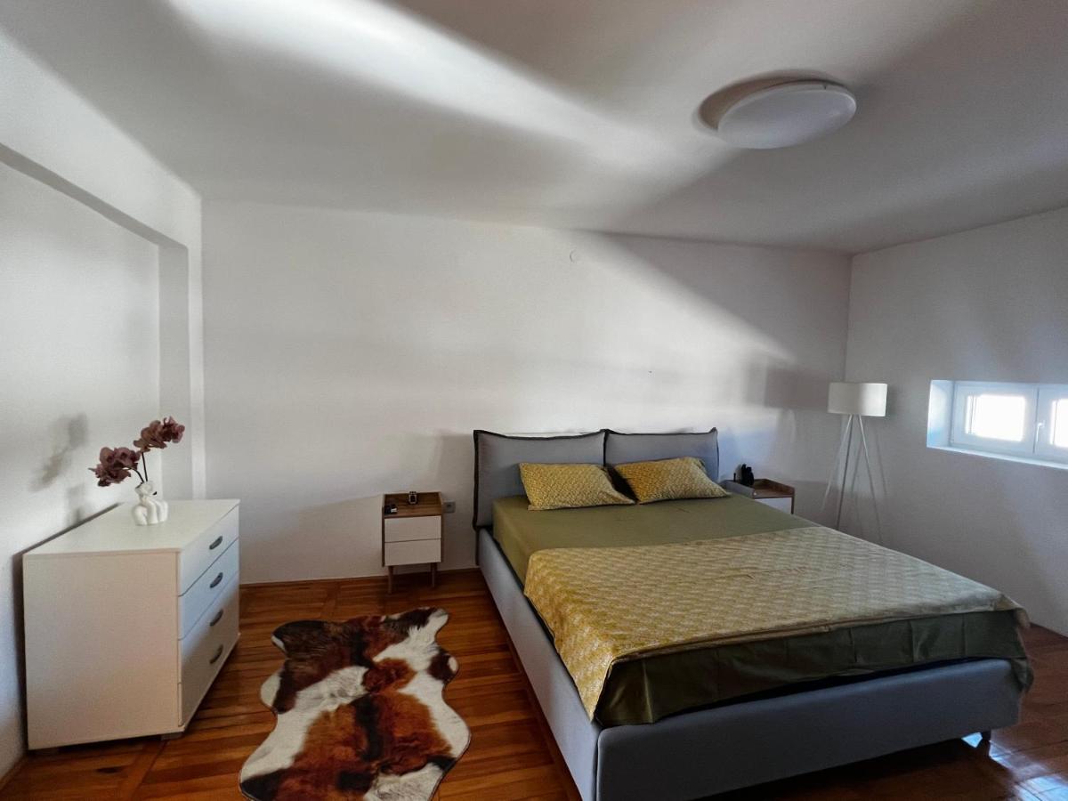 City Center Square Deluxe Nest Podgorica Exterior foto